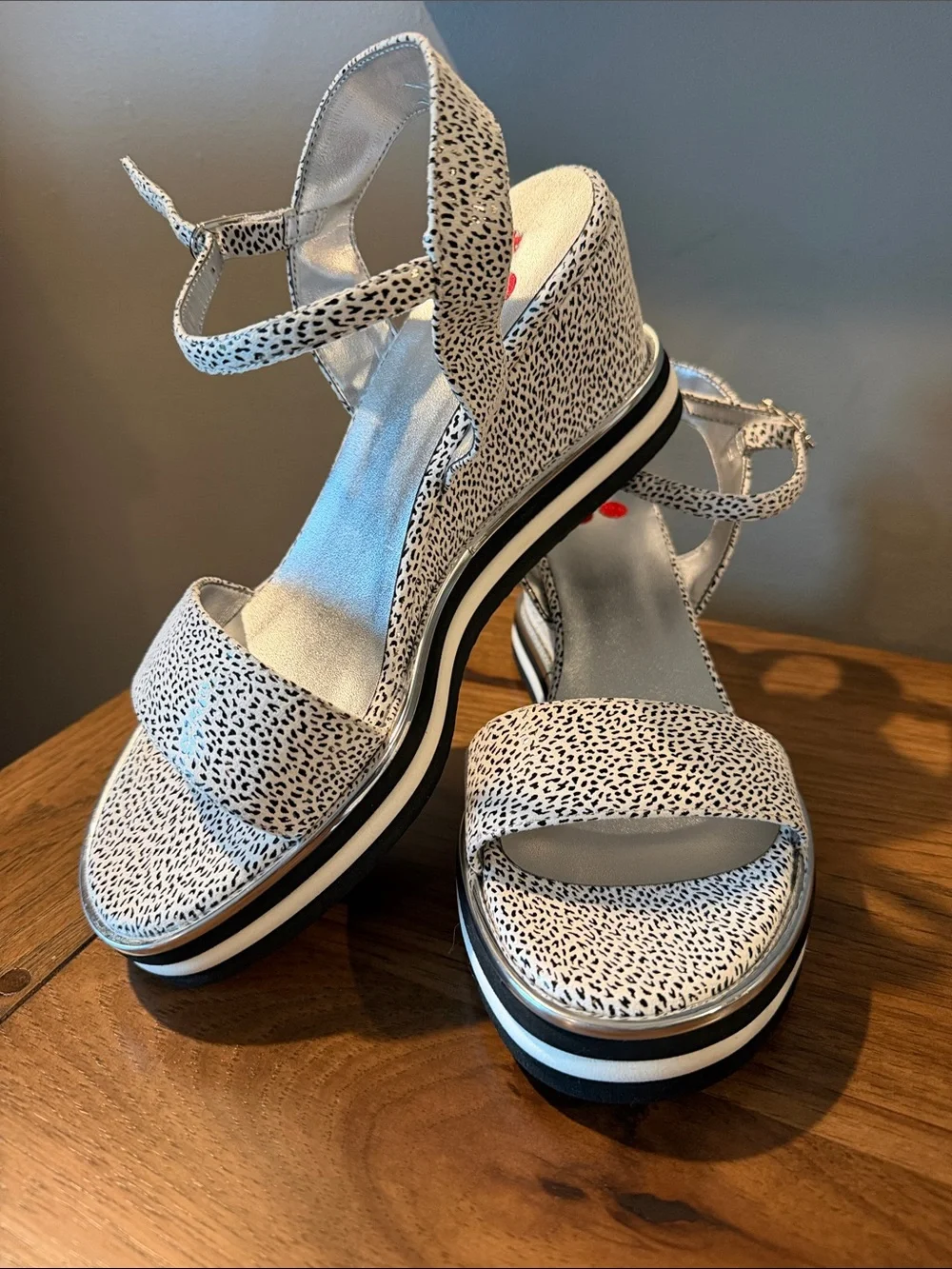 Fundae Animal Print Platform Sandals EU 41 US 10 NEW